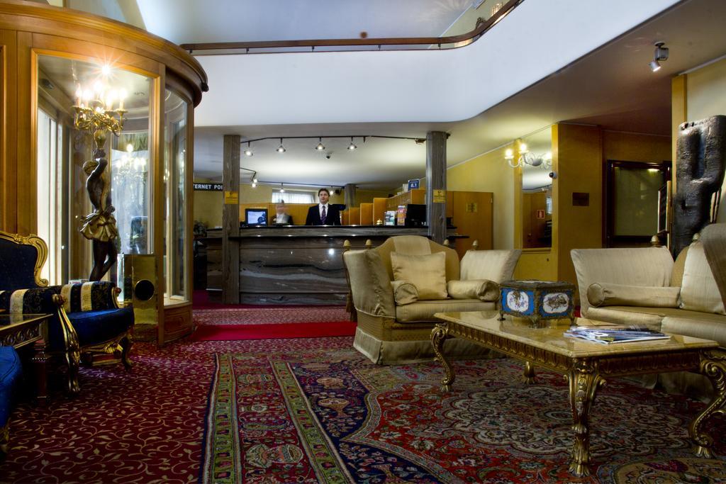 Mondial Hotel Тирана Экстерьер фото